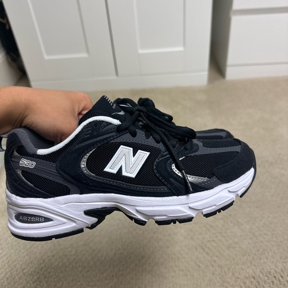 New Balance 530 Black and Gray Sneakers - Picture 2 of 8